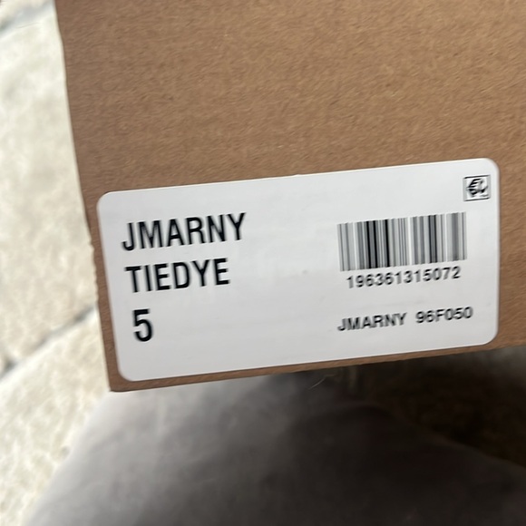 !!New!! Steve Madden girls stylish tie-dye sandals - Picture 7 of 7